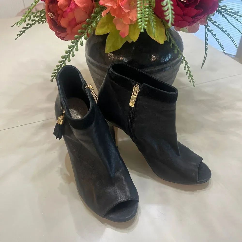 Vince Camuto Women's Suede Leather Peep-Toe Kevia Ankle Bootie Black Size 7.5